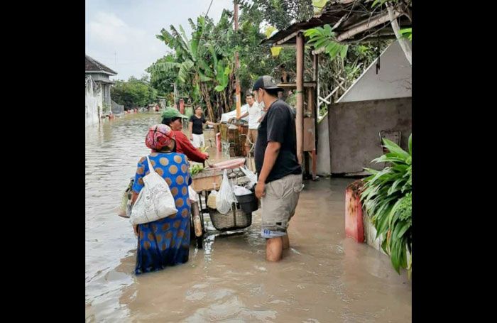 Hujan Deras, 350 Rumah dan 15 Hektare Sawah di Mojokerto Terendam Banjir Hujan Deras, 350 Rumah dan 15 Hektare Sawah di Mojokerto Terendam Banjir