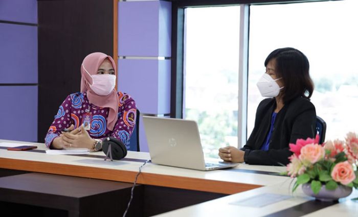 Tekan Tingkat Stres Warga Saat Isoman, RSUD Gambiran Ciptakan Zoominar Bertajuk Kesehatan Mental Tekan Tingkat Stres Warga Saat Isoman, RSUD Gambiran Ciptakan Zoominar Bertajuk Kesehatan Mental