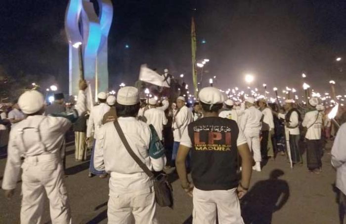 Menyambut Bulan Ramadhan, GUIP Adakan Aksi Sejuta Obor di Monumen Arek Lancor
