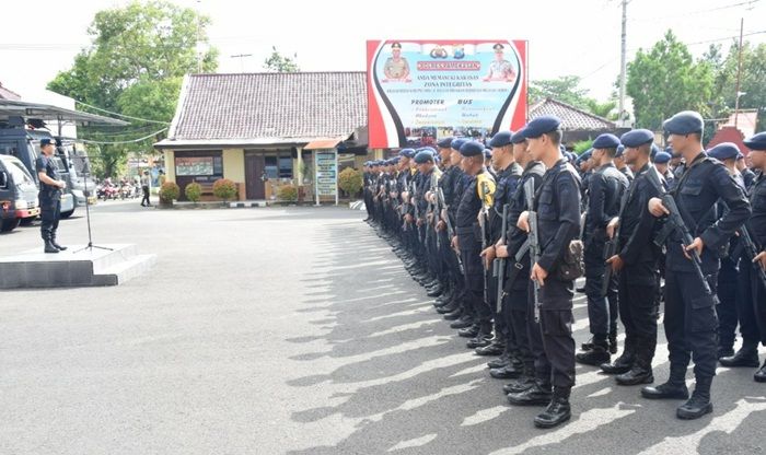 Jelang Coblosan, Polres Pamekasan dapat Dukungan 2 Kompi Brimob Polda Jatim Jelang Coblosan, Polres Pamekasan dapat Dukungan 2 Kompi Brimob Polda Jatim