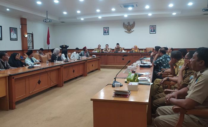 MDW dan Pemkab Sindir PT Pos Sampang: BPNT Milik ODGJ Dimakan Kucing MDW dan Pemkab Sindir PT Pos Sampang: BPNT Milik ODGJ Dimakan Kucing