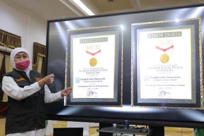 ​Khofifah Raih Dua Penghargaan MURI, Khotmil Qur’an Daring Terbanyak & Nuzulul Qur’an Daring Pertama