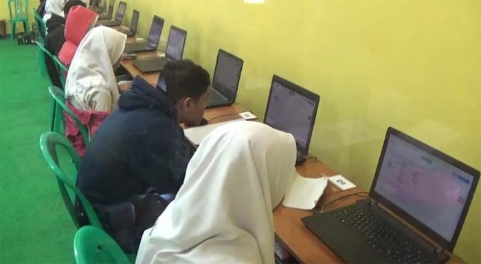 Akibat Banjir, UNBK SMPN 1 Pamekasan Diungsikan