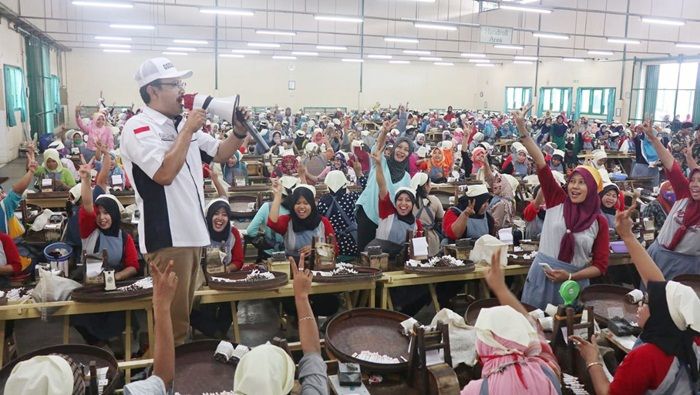 ​Kunjungi Pabrik Rokok di Bojonegoro, Gus Ipul Dorong Buruh Bisa Terdaftar BPJS