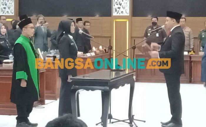 Resmi! Nur Hudana Dilantik Sebagai PAW Dewan FKB Kota Probolinggo Resmi! Nur Hudana Dilantik Sebagai PAW Dewan FKB Kota Probolinggo