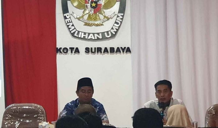 KPU Surabaya Terima Pataka Pemilu 2024 untuk Dikirab KPU Surabaya Terima Pataka Pemilu 2024 untuk Dikirab
