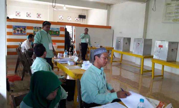 Banyak Warga di Gresik Tak Dapat Undangan Mencoblos Banyak Warga di Gresik Tak Dapat Undangan Mencoblos