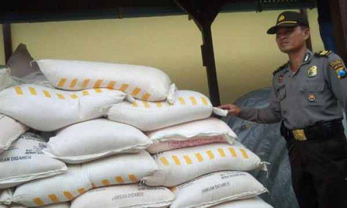 Jual Pupuk Bersubsudi secara Ilegal, Ibu Rumah Tangga di Bojonegoro Diringkus Jual Pupuk Bersubsudi secara Ilegal, Ibu Rumah Tangga di Bojonegoro Diringkus