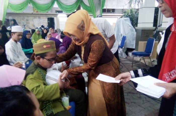 Wabup Lamongan Buka Bersama Yatim Piatu Wabup Lamongan Buka Bersama Yatim Piatu