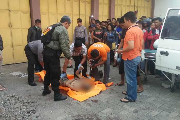 Warga Mojoagung Jombang Geger, Anak Punk Ditemukan Tak Bernyawa di Depan Toko