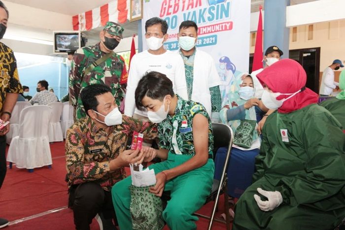 Gelar Vaksinasi, Pemdes Wadungasih Sidoarjo Siapkan Voucher Pulsa hingga Sepeda Gelar Vaksinasi, Pemdes Wadungasih Sidoarjo Siapkan Voucher Pulsa hingga Sepeda