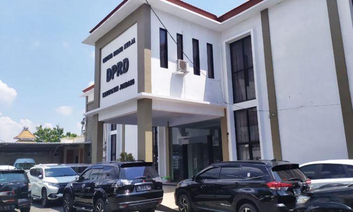 Satu ASN di Jombang Positif Covid-19, Dewan Minta Seluruh Rekan Kerjanya Dilakukan Rapid Test Satu ASN di Jombang Positif Covid-19, Dewan Minta Seluruh Rekan Kerjanya Dilakukan Rapid Test