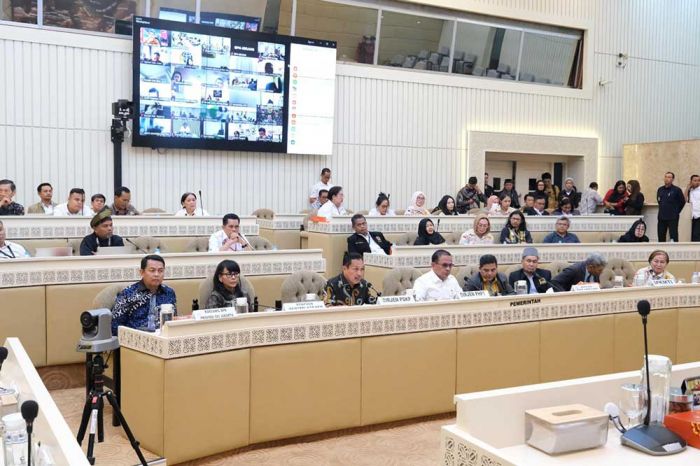 Hadiri RDP dan RDPU Komisi II DPR RI, Kementerian ATR/BPN Respon Pengaduan Masyarakat Hadiri RDP dan RDPU Komisi II DPR RI, Kementerian ATR/BPN Respon Pengaduan Masyarakat
