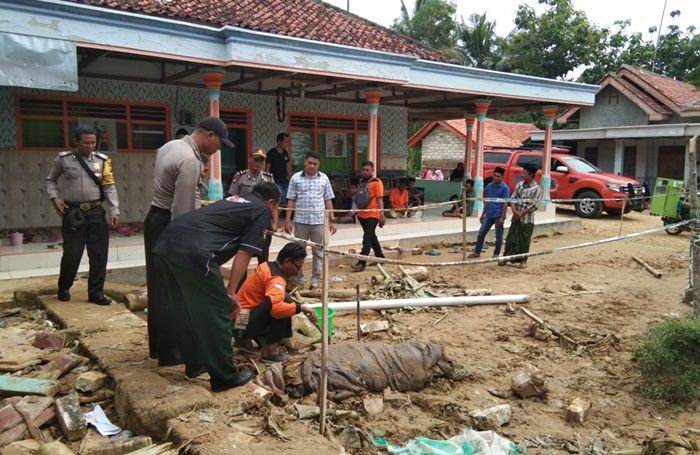 ​Sumur Bor di Kadur Pamekasan yang Keluarkan Lumpur dan Gas Akhirnya Ditutup