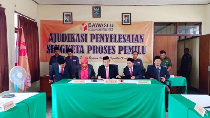 Ini Alasan KPU Blitar Pilih Tunda Pelaksanaan Putusan Bawaslu Soal Edy Muklison Ini Alasan KPU Blitar Pilih Tunda Pelaksanaan Putusan Bawaslu Soal Edy Muklison