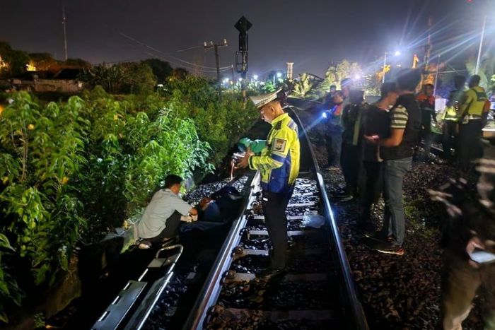 Anggota Polda Jatim Ditemukan Tewas di Pinggir Rel Lamongan, Apa Sebabnya?