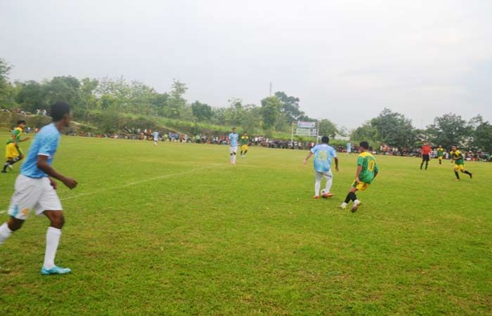 Bupati Cup 2017: Diperkuat Pemain-pemain Top dari Liga 1, Kecamatan Palang Gilas Montong 3-0 Bupati Cup 2017: Diperkuat Pemain-pemain Top dari Liga 1, Kecamatan Palang Gilas Montong 3-0