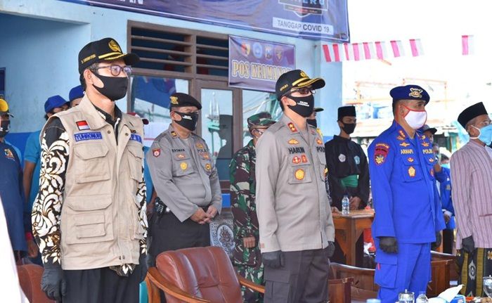 Dirpolairud Polda Jatim Resmikan Kampung Nelayan Tangguh di Lamongan Dirpolairud Polda Jatim Resmikan Kampung Nelayan Tangguh di Lamongan
