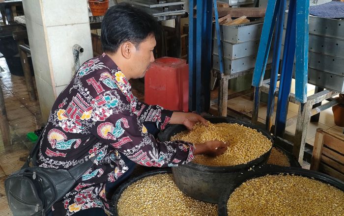 Harga Kedelai Melonjak, Pelaku UMKM Tahu di Kediri Menjerit Harga Kedelai Melonjak, Pelaku UMKM Tahu di Kediri Menjerit
