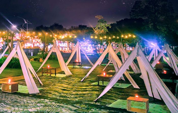 Semarakkan Valentine, Whiz Darmo Harapan Surabaya Tawarkan Dinner Romantic ala Camping Outdoor Semarakkan Valentine, Whiz Darmo Harapan Surabaya Tawarkan Dinner Romantic ala Camping Outdoor