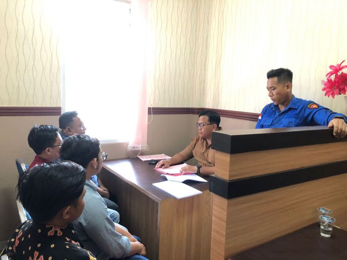 4 Tersangka dan Barang Bukti Kasus Korupsi Saluran Air Wage Sidoarjo Dilimpahkan ke PU Tipikor 4 Tersangka dan Barang Bukti Kasus Korupsi Saluran Air Wage Sidoarjo Dilimpahkan ke PU Tipikor
