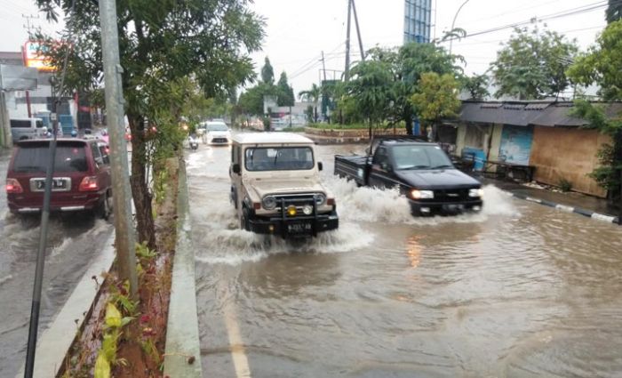 Drainase Tak Mengalir Maksimal, Wilayah Kota Tuban Tergenang Air