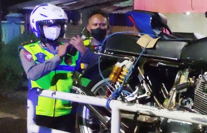 Malam Minggu, Satlantas Polres Probolinggo Kota Amankan Belasan Motor Berknalpot Brong Malam Minggu, Satlantas Polres Probolinggo Kota Amankan Belasan Motor Berknalpot Brong