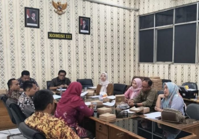 Komisi III DPRD Situbondo Usul Pendirian Stockpile Tambang untuk Dongkrak PAD Komisi III DPRD Situbondo Usul Pendirian Stockpile Tambang untuk Dongkrak PAD