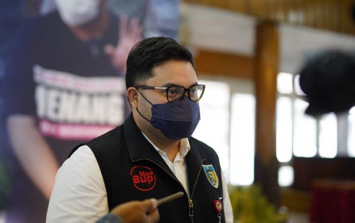 Mas Dhito Minta Pengisian Perangkat Desa di Kabupaten Kediri Bebas dari Praktik Jual Beli Jabatan Mas Dhito Minta Pengisian Perangkat Desa di Kabupaten Kediri Bebas dari Praktik Jual Beli Jabatan