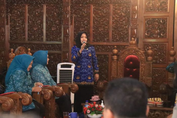 Terima Tim Penilai Lomba 10 Program PKK, Bupati Ikfina Berharap Cinandang Raih Prestasi Gemilang Terima Tim Penilai Lomba 10 Program PKK, Bupati Ikfina Berharap Cinandang Raih Prestasi Gemilang