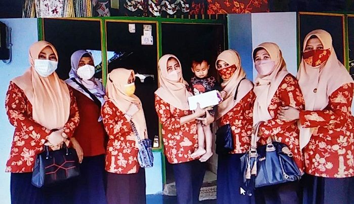 Masa PPKM, DWP Diskominfo Sumenep Antar Santunan Langsung ke Rumah Anak-anak Yatim Masa PPKM, DWP Diskominfo Sumenep Antar Santunan Langsung ke Rumah Anak-anak Yatim