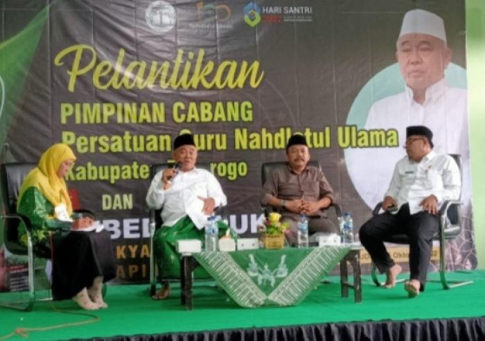 Guru SMP Swasta Jadi Guru Besar, Kiai Asep: Jangan Kecil Hati Karena Miskin 