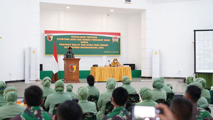 Danrem 084/BJ Ajak Prajurit Perhatikan Stunting dan PMK Danrem 084/BJ Ajak Prajurit Perhatikan Stunting dan PMK