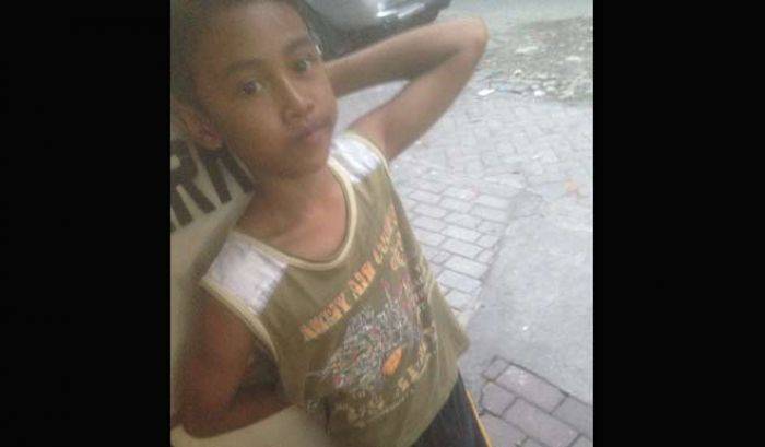Reyang Permana Bocah Kelas VI SD di Jombang, jadi Tukang Lap agar Bisa Sekolah Reyang Permana Bocah Kelas VI SD di Jombang, jadi Tukang Lap agar Bisa Sekolah