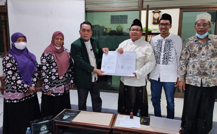 LF PCNU Gresik dan UIN Alauddin Makassar Teken MoU Kembangkan Ilmu Falak LF PCNU Gresik dan UIN Alauddin Makassar Teken MoU Kembangkan Ilmu Falak