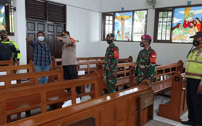 Tiap Hari Minggu, Polresta Sidoarjo Rutin Lakukan Pengamanan Gereja Tiap Hari Minggu, Polresta Sidoarjo Rutin Lakukan Pengamanan Gereja