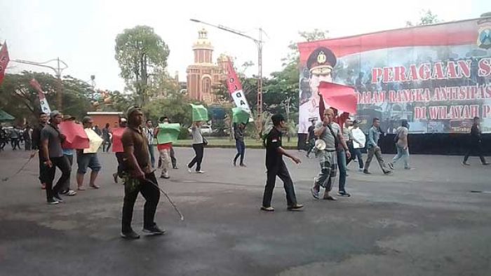 Waduh, Ada Penyanderaan dan Bom Meledak Saat Pilkada Serentak 2018 Waduh, Ada Penyanderaan dan Bom Meledak Saat Pilkada Serentak 2018