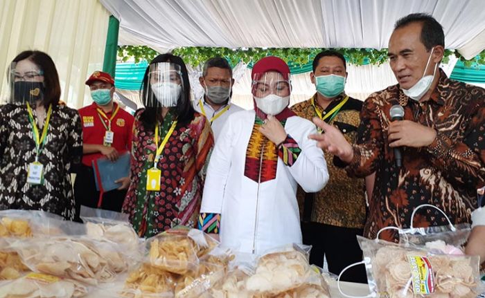 Di Mojokerto, Menaker Ida Fauziah Puji Protap Kesehatan PT Ittihad Rahmat Utama Di Mojokerto, Menaker Ida Fauziah Puji Protap Kesehatan PT Ittihad Rahmat Utama