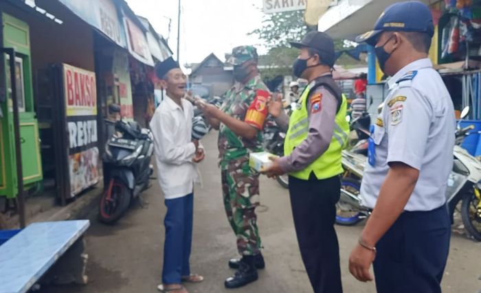 Dukung Pamor Keris, Polsek dan Koramil Pujon Gelar Operasi Yustisi