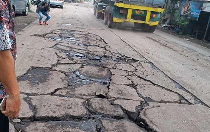 Kerusakan Jalan Harun Thohir Gresik, Politikus Gerindra: Pemerintah Abai Kerusakan Jalan Harun Thohir Gresik, Politikus Gerindra: Pemerintah Abai