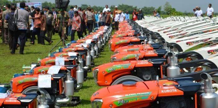 Bantuan Hand Tractor Disusupi Pungli, Bupati Jombang Diminta Awasi Langsung Bantuan Hand Tractor Disusupi Pungli, Bupati Jombang Diminta Awasi Langsung