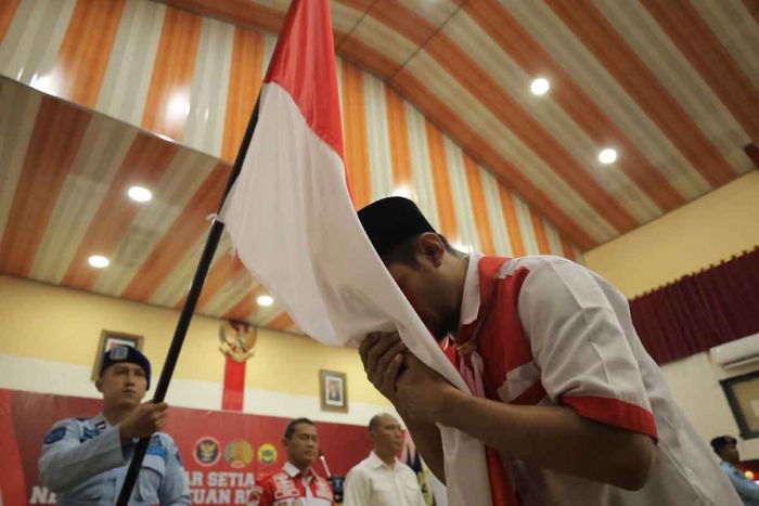Program Deradikalisasi Sukses, Dua Napiter di Lapas I Madun Nyatakan Setia NKRI Program Deradikalisasi Sukses, Dua Napiter di Lapas I Madun Nyatakan Setia NKRI