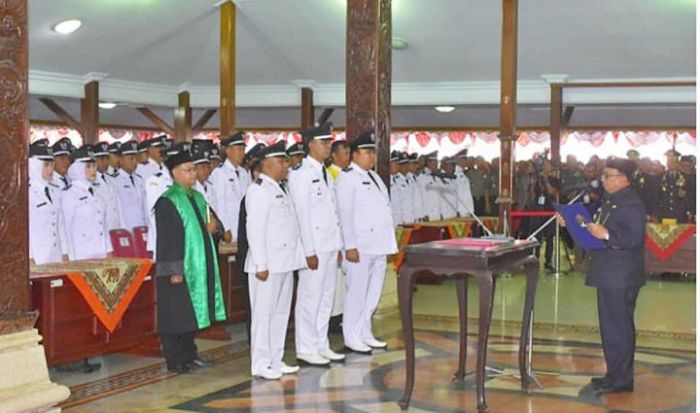 Bupati Blitar Lantik 167 Kades Terpilih Bupati Blitar Lantik 167 Kades Terpilih