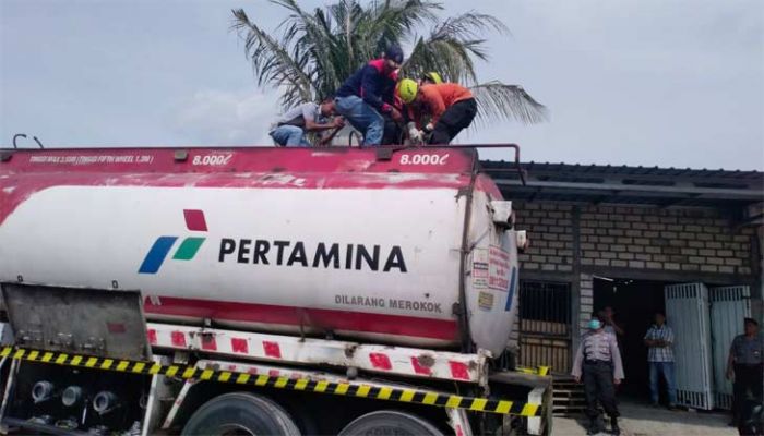 Diduga Keracunan Gas Saat Bersihkan Tangki Truk Pertamina, 2 Warga Jenu Tewas Diduga Keracunan Gas Saat Bersihkan Tangki Truk Pertamina, 2 Warga Jenu Tewas