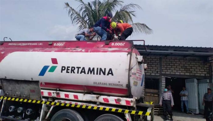 Diduga Keracunan Gas Saat Bersihkan Tangki Truk Pertamina, 2 Warga Jenu Tewas