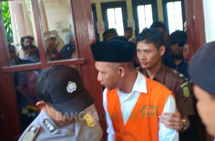 Sidang Perdana Aktivis Anti Korupsi Digelar di PN Blitar Sidang Perdana Aktivis Anti Korupsi Digelar di PN Blitar