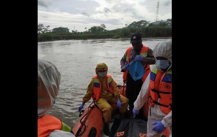 Pemancing Tenggelam di Sungai Brantas Ditemukan Tak Bernyawa di Tulungagung Pemancing Tenggelam di Sungai Brantas Ditemukan Tak Bernyawa di Tulungagung