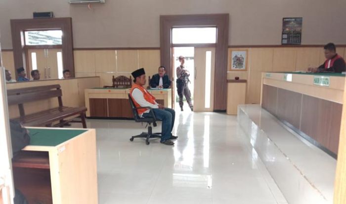 Terdakwa Pembunuhan di Pasar Selasaan Pamekasan Divonis 10 Tahun Penjara, Keluarga Korban Kecewa Terdakwa Pembunuhan di Pasar Selasaan Pamekasan Divonis 10 Tahun Penjara, Keluarga Korban Kecewa