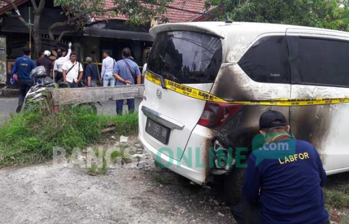 Rumah Ketua DPD PAN Gresik Dibom Molotov Orang Misterius Rumah Ketua DPD PAN Gresik Dibom Molotov Orang Misterius