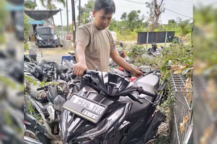 Dua Pemuda asal Pandaan Pasuruan Jadi Korban Tabrak Lari, Motornya Nyungsep ke Parit Dua Pemuda asal Pandaan Pasuruan Jadi Korban Tabrak Lari, Motornya Nyungsep ke Parit